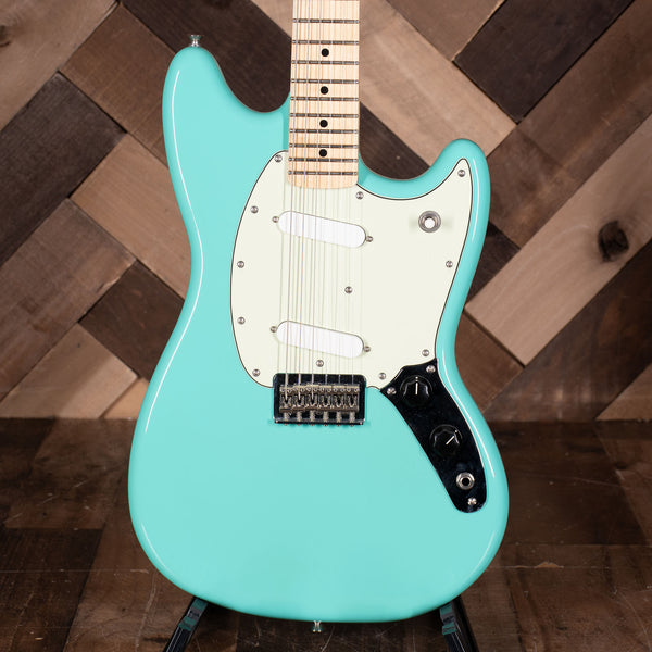 Player　2022　Fender　Mustang　90　Maple,　Electric　Guitar,　Seafoam　Green