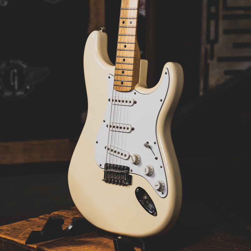 Fender 2008 Standard Stratocaster, Olympic White - Used