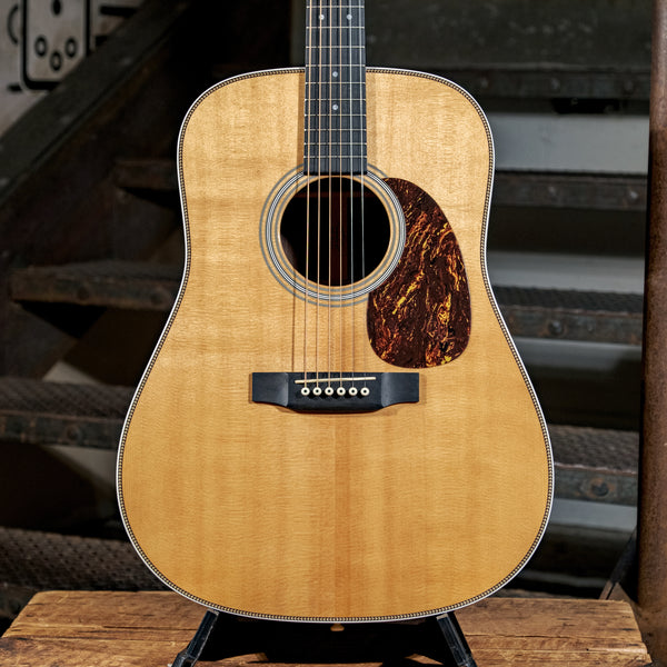 Martin 2006 HD-28 Natural With OHSC - Used